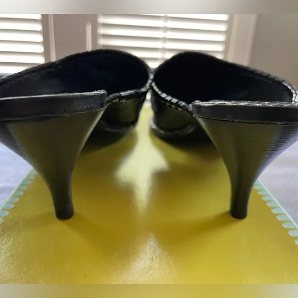 Jack Rogers Maggie Kitten Heel Sandal, black, size 9 - Picture 5 of 7